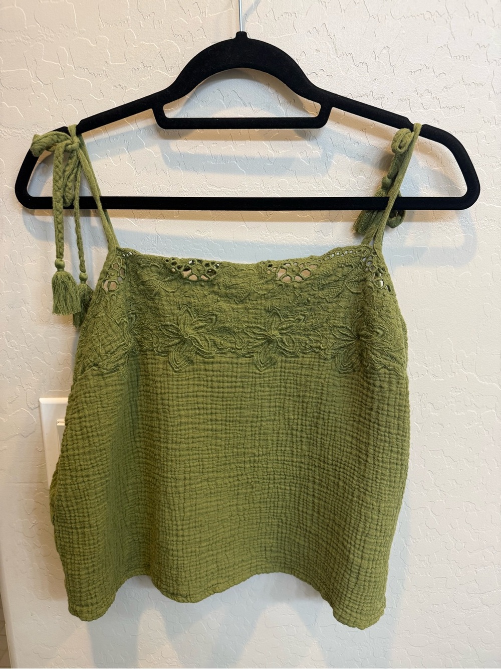 Universal Thread Olive Green Crochet Trim Tie-Strap Camisole